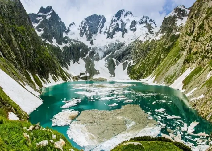 Ushairi Valley