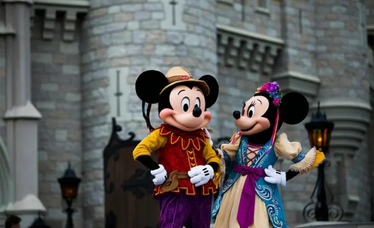 Disneyland vs Disney World: The Ultimate 2025 Guide to Choosing Your Perfect Disney Holiday